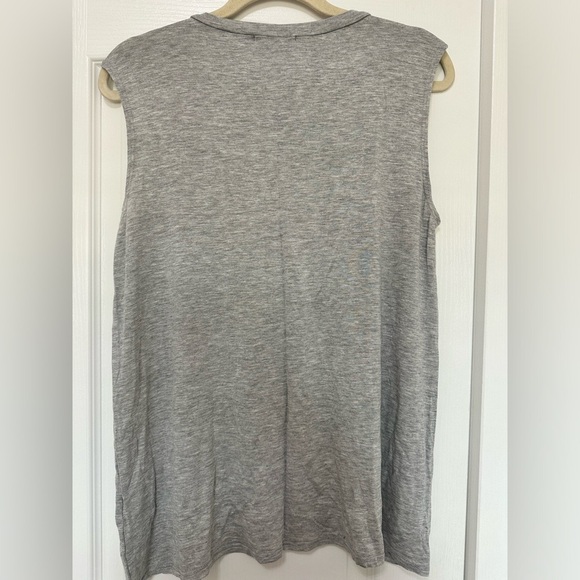 Zutter Women’s Tank - Picture 2 of 3